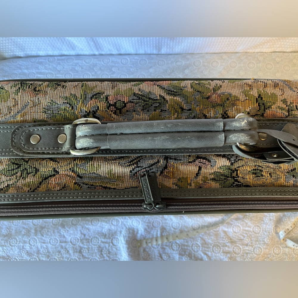 Vintage Jordache Tapestry Carry-on Luggage Suitcase 20”Wide x 14”High x 6” Deep - Picture 8 of 16